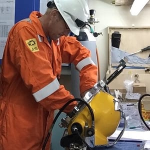 hat-dive-technician-1.jpg